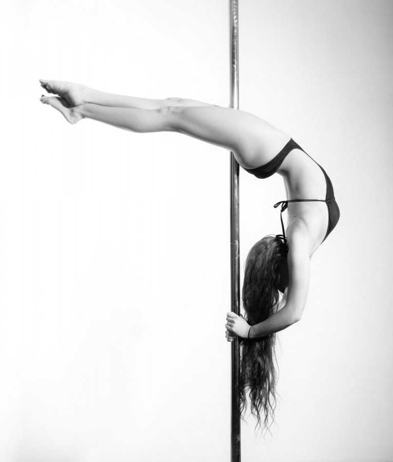 Poledance Photographer Vienna. Book your Poledance Photoshoot in Vienna