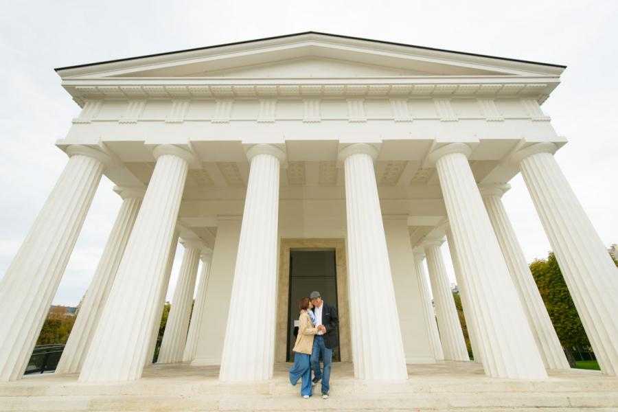 Vacation Photographer Vienna - The Temple in Volksgarten
