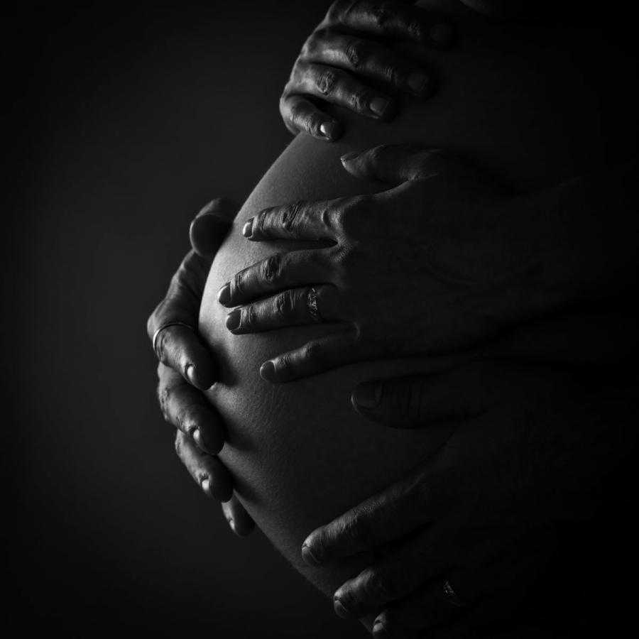 Babybauch Fotograf Wien. Buchen Sie Ihr Schwangerschafts Fotoshooting in Wien